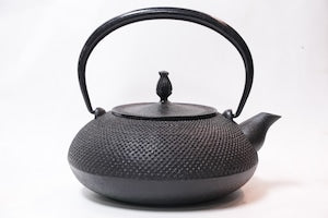南部鉄器　鉄瓶　平丸あられ 1.2L