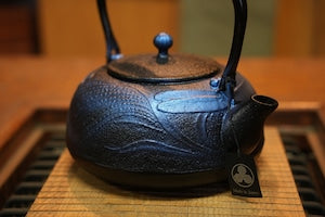 南部鉄器　鉄瓶　蜻蛉　大　瑠璃色　1.2L