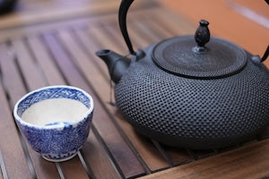 南部鉄器　鉄瓶　平丸あられ 1.2L