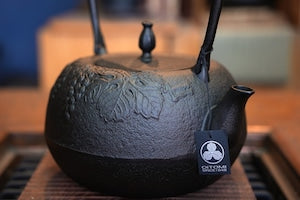 南部鉄器　鉄瓶　姥口ぶどう　1.8L